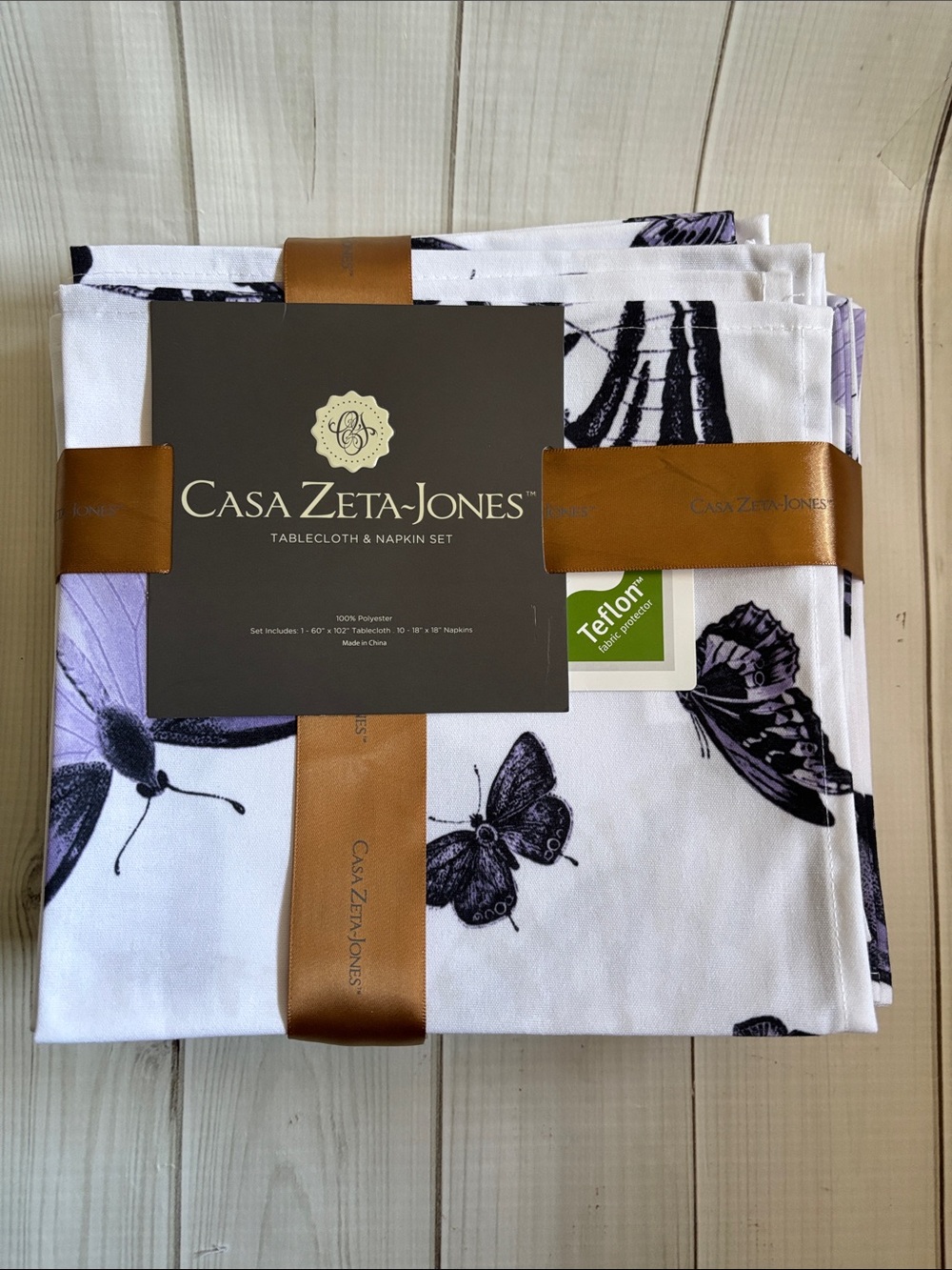 CASA ZETA-JONES White Butterfly Tablecloth Set